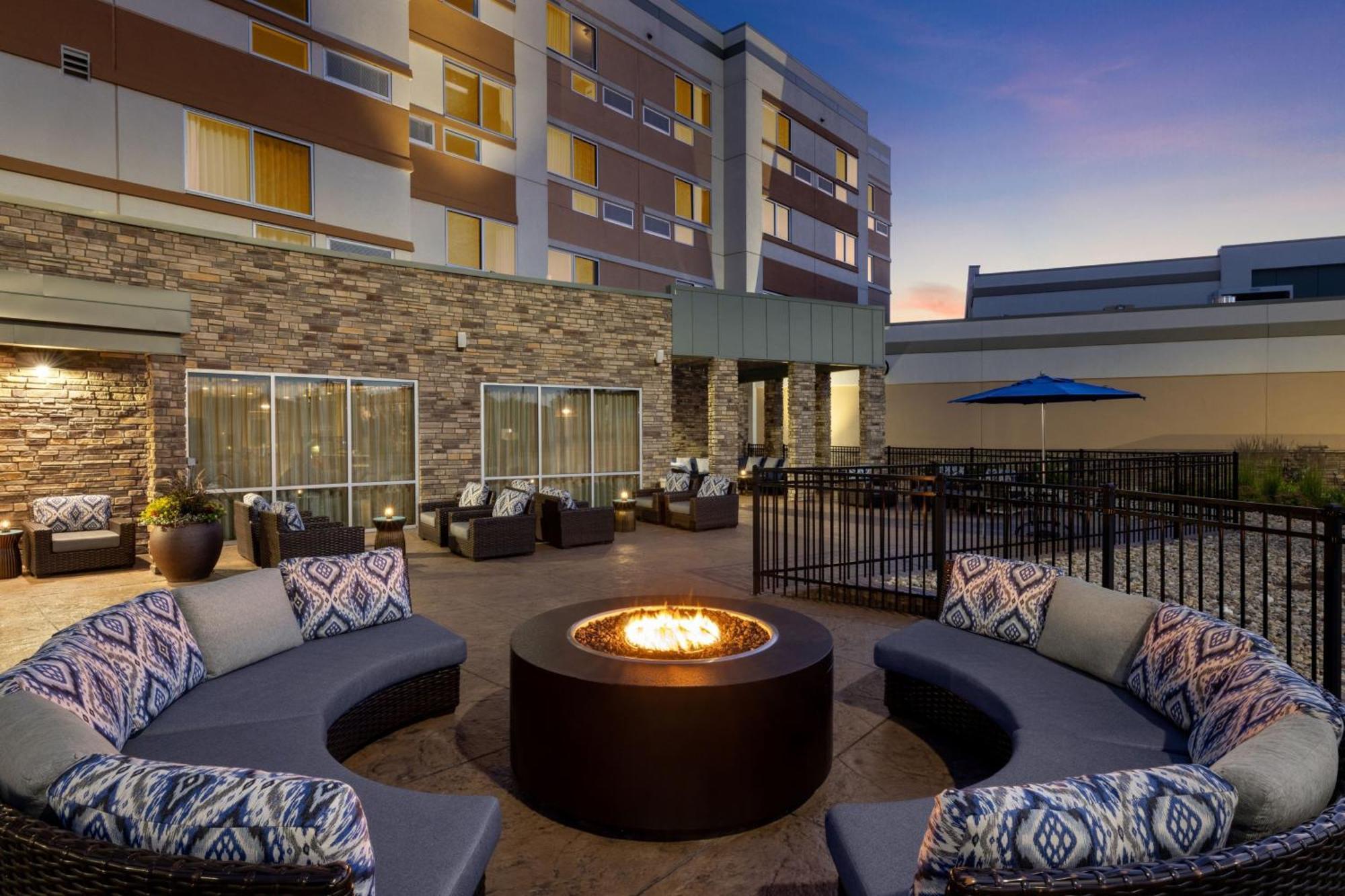 Courtyard By Marriott Omaha Bellevue At Beardmore Event Center Dış mekan fotoğraf